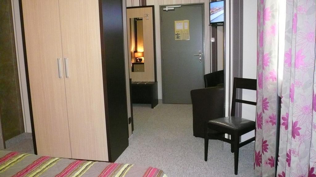 Hotel L'Europeen 타르브 외부 사진